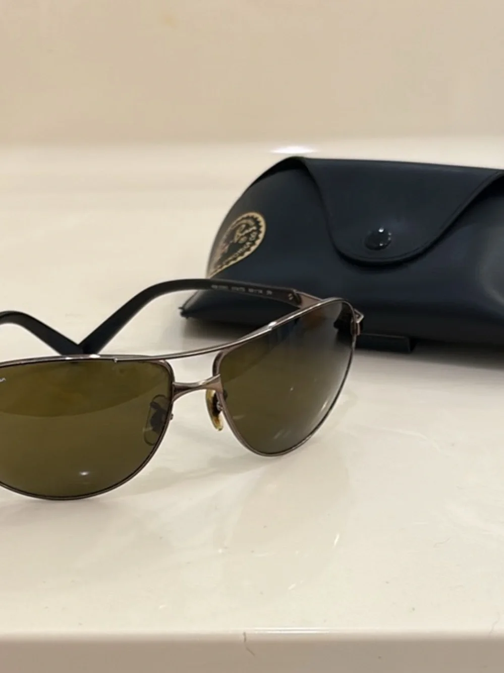 Ray-Ban Aviator Sunglasses with Black Case